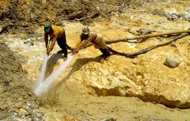 Amazon Gold Rush: Gold Mining in Suriname